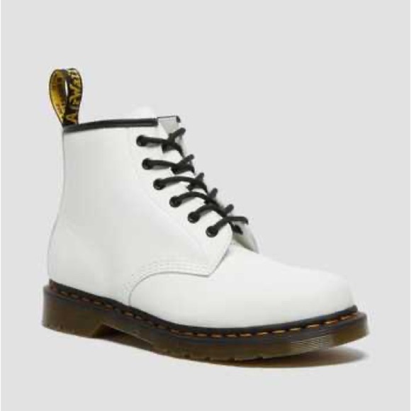 Dr Martens 101 YS Yellow Stitch Smooth Leather Ankle Boots Size 6 New - Picture 1 of 1